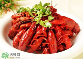 月經(jīng)可以吃油燜大蝦嗎？經(jīng)期能吃油燜大蝦嗎？