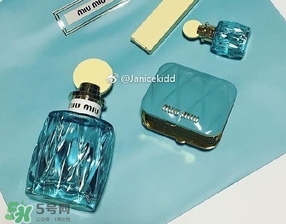 miu miu隨身鏡多少錢？miu miu限量隨身鏡價(jià)格上市時(shí)間