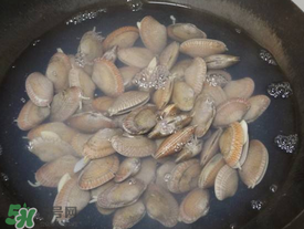 花甲不開口能吃嗎？花甲不開口是不是死了？