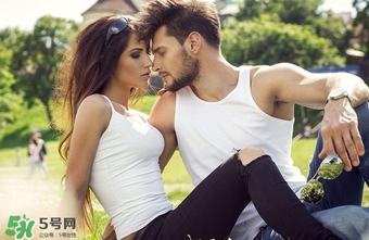 戀愛期間哪些玩笑不能開？戀愛期間要會說這幾句美妙的情話