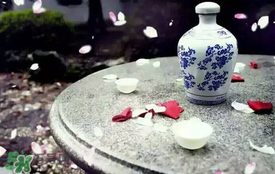 桃花醉酒好喝嗎？喝桃花醉酒有什么好處？