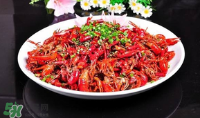 小龍蝦去頭還是不去頭？小龍蝦是吃去頭的好還是不去頭的好？