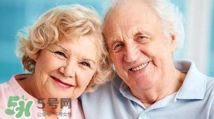 牙齒松動(dòng)怎么回事？牙齒松動(dòng)是什么原因呢