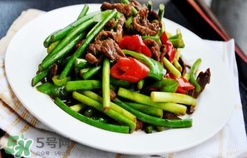 蒜苔炒肉怎么做才好吃？蒜苔炒肉的做法