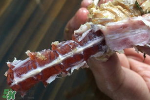 皮皮蝦中間紅色的是什么？皮皮蝦里面紅色是是什么？