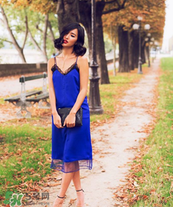 吊帶裙里面穿什么內衣？吊帶裙怎么穿內衣？