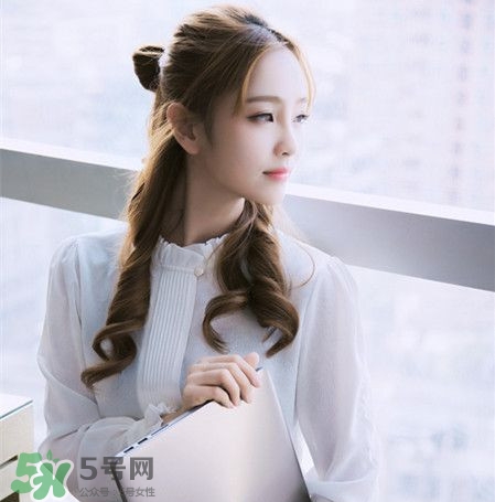 燙什么頭發(fā)好看,燙什么發(fā)型顯年輕2017 燙什么頭發(fā)好看,燙什么發(fā)型顯年輕2017