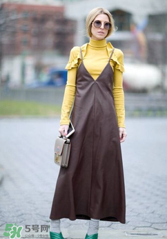 吊帶裙怎么搭配？吊帶裙怎么搭配好看？