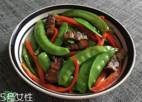 ?炒荷蘭豆要焯水嗎？荷蘭豆不焯水能吃嗎？