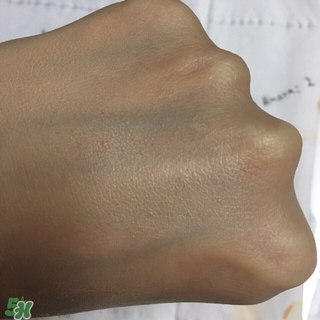 混油敏感肌用什么粉底液？敏感混油皮用的粉底液