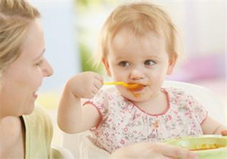 寶寶幾個月可以吃水果泥？寶寶多大可以吃果泥？