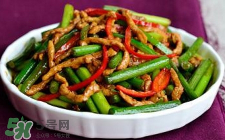 蒜苔炒肉怎么做才好吃？蒜苔炒肉的做法