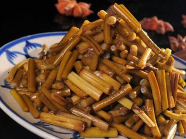 怎樣腌蒜苔才好吃？家常腌蒜苔的方法