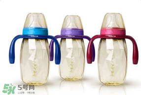 奶瓶能用洗潔精洗嗎？洗潔精能洗奶瓶嗎？