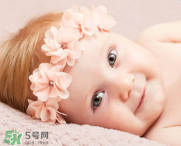 寶寶有鼻屎不通氣怎么辦？寶寶有鼻屎鼻塞怎么辦？