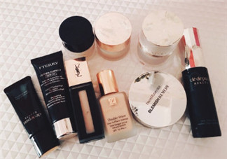 坐月子用什么粉底液？月子里用什么粉底液好