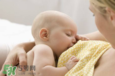 胸很大奶水卻很少怎么回事？胸大卻沒有奶水該怎么辦？