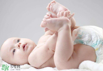 媽媽病毒性感冒需要停止喂奶嗎？媽媽感冒了喂奶需要注意什么？