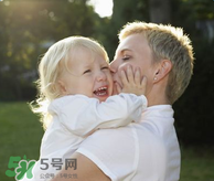 家長(zhǎng)什么時(shí)候可以帶寶寶進(jìn)行戶外活動(dòng)？寶寶最佳的戶外運(yùn)動(dòng)時(shí)間是什么？