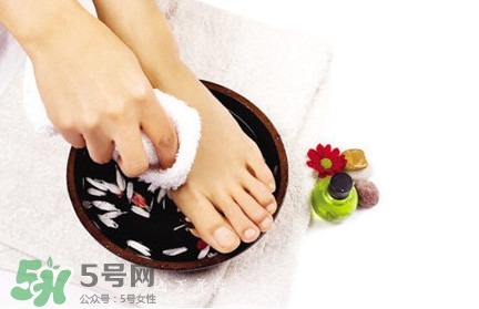  艾葉泡腳有什么禁忌？艾葉泡腳的禁忌