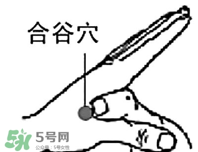 媽媽病毒性感冒需要停止喂奶嗎？媽媽感冒了喂奶需要注意什么？