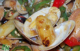 花甲能和白酒一起吃嗎？花甲和白酒在一起會(huì)食物中毒嗎？