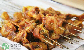 花甲和羊肉能一起吃嗎？羊肉可以和花甲一起吃嗎？