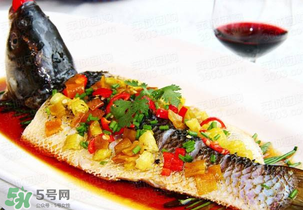 花甲可以和魚一起吃嗎？花甲和魚能一起吃嗎？