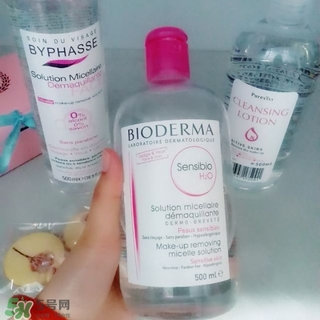 蓓昂斯和卸妝皇后哪個(gè)好？蓓昂斯卸妝水和日本皇后卸妝水對(duì)比