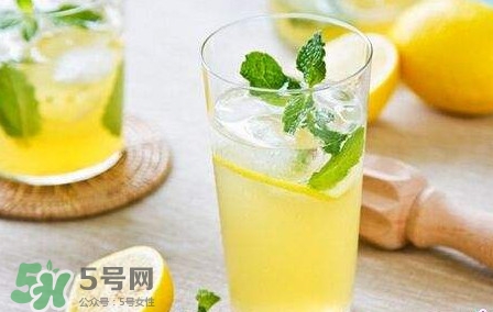 檸檬水什么時候喝最好？檸檬水什么時間喝最好