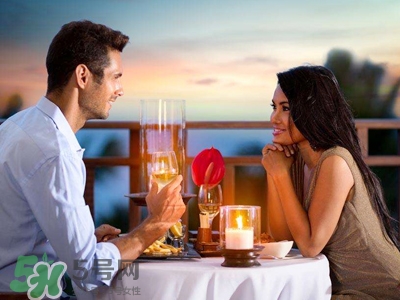 如何優(yōu)雅的表達(dá)滾床單？如何優(yōu)雅地把我想睡你說(shuō)成一句情話？