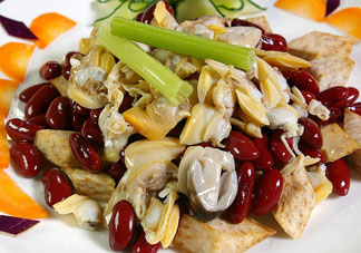 花甲能和白酒一起吃嗎？花甲和白酒在一起會食物中毒嗎？