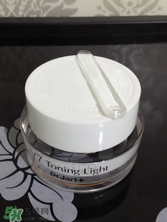 蒂佳婷素顏霜孕婦可以用嗎？v7素顏霜孕婦可以用嗎