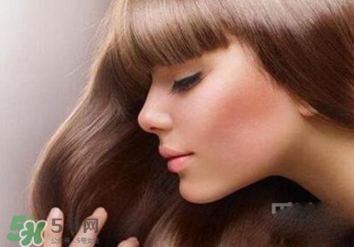 發(fā)膜能當(dāng)護(hù)膚素用嗎？發(fā)膜和護(hù)發(fā)素哪個(gè)先用？