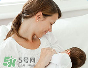 哺乳期奶水有血是什么原因？哺乳期奶水有血能喂奶嗎？