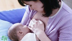 哺乳期奶水有血是什么原因？哺乳期奶水有血能喂奶嗎？