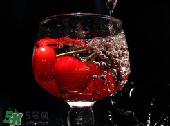 櫻桃酒能治痛風(fēng)嗎？櫻桃泡酒能治痛風(fēng)嗎？