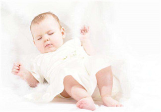 如何判斷新生兒已經(jīng)吃飽？新生兒吃飽了有什么表現(xiàn)？