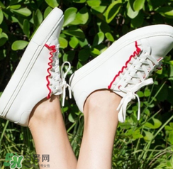 tory burch荷葉邊小白鞋多少錢？tory burch運動鞋專柜價格