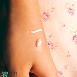 碧柔防曬霜和安耐曬哪個(gè)好？碧柔防曬霜和安耐曬防曬霜對(duì)比