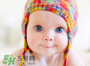 寶寶總是拿手揉眼睛是怎么了？寶寶眼睛癢怎么處理？