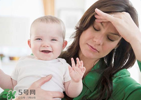 生完孩子后掉頭發(fā)是正常的嗎？產(chǎn)后掉發(fā)掉多少屬于正常?
