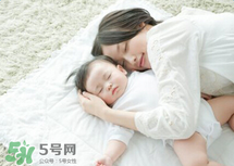 寶寶一般在什么時(shí)候會(huì)叫爸爸媽媽？寶寶說(shuō)話和智力有關(guān)系嗎