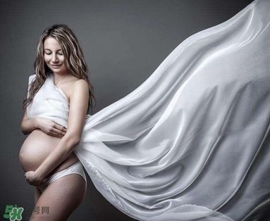 孕婦裝怎么選？孕婦裝怎么搭配好看？