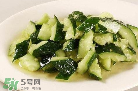 刀拍涼拌黃瓜怎么做？最簡(jiǎn)單的涼拌黃瓜