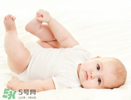 寶寶頭皮上的污垢可以摳掉嗎？寶寶頭上的頭垢該怎么處理？