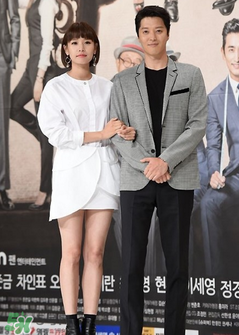 李東健趙胤熙結(jié)婚消息公開 宣布女方趙胤熙已有身孕 李東健趙胤熙結(jié)婚消息公開 宣布女方趙胤熙已有身孕