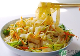 吃涼皮的好處 吃涼皮的危害 吃涼皮的好處 吃涼皮的危害