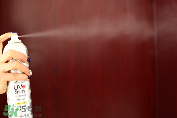 ajuste防曬噴霧哪個顏色好？ajuste防曬噴霧藍色綠色白色區(qū)別