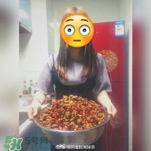 別人家的室友！成都女孩為室友帶了一盆冷吃兔